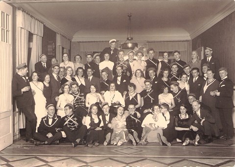 1933