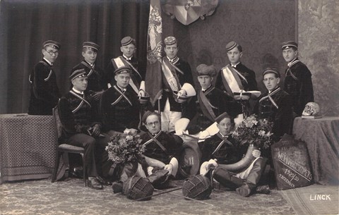 1929