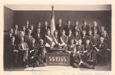 1935
