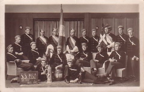 1932