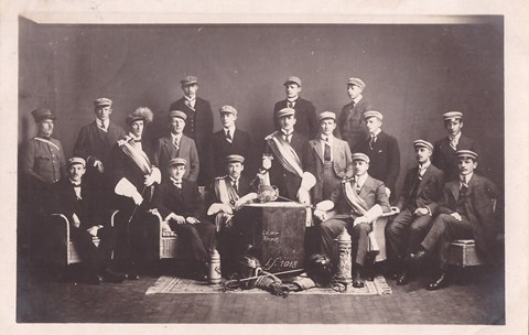 1918