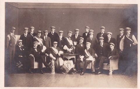 1916