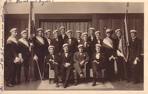 1929