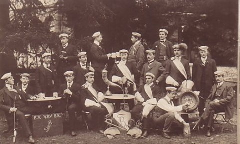 1911