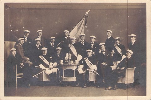 1916