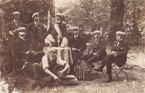 1915